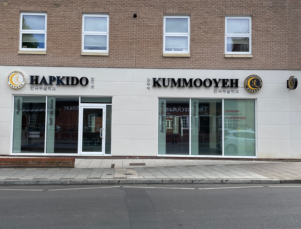 HALO ILLUMINATED 3D LETTERS WET COATED TO MATT BLACK + LIGHTBOX PROJECTING SIGNS